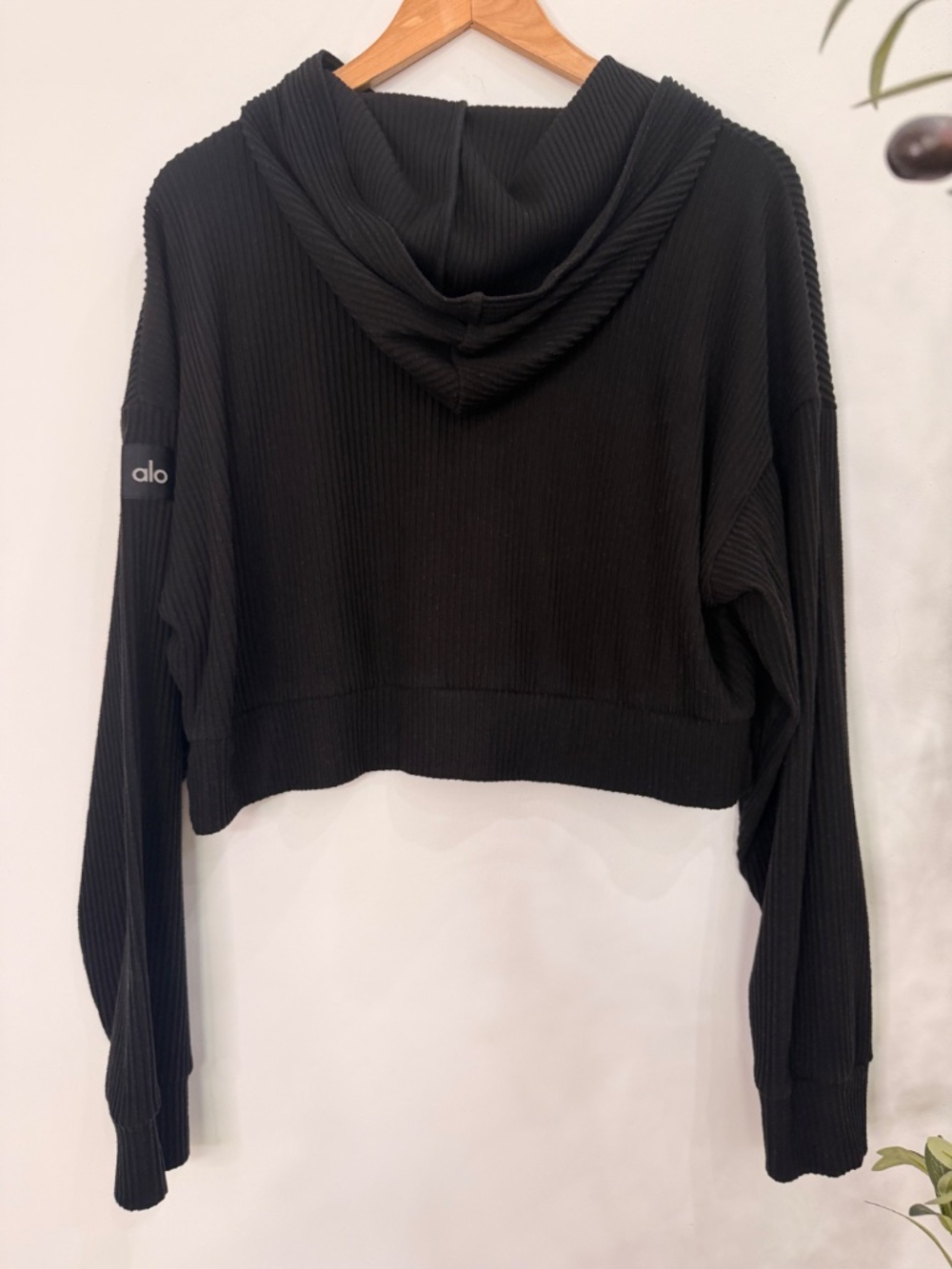 Alo Yoga Black Muse Ribbed Cropped Hoodie Women's Medium - Picture 7 of 7
